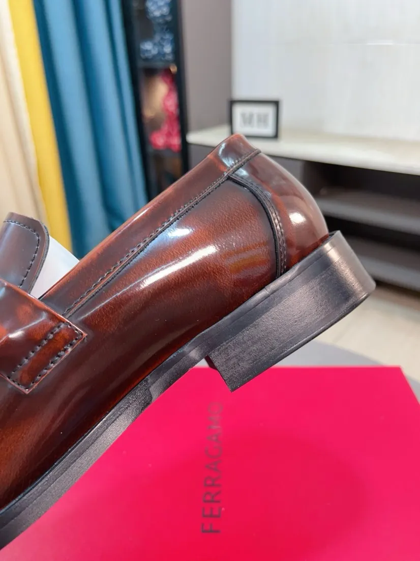 Men's shoes 💰560🌸🌸Water dyed cowhide 🆘[Salvatore Ferragamo] Ferragamo's latest casual business leather shoes for men! Available at counters simultaneously! The fabric is made of specially imported original suede calfskin, and the interior is made of imported water-dyed cowhide. It is absolutely luxurious and leads the fashion trend. Matching code: 38-44 45 customized